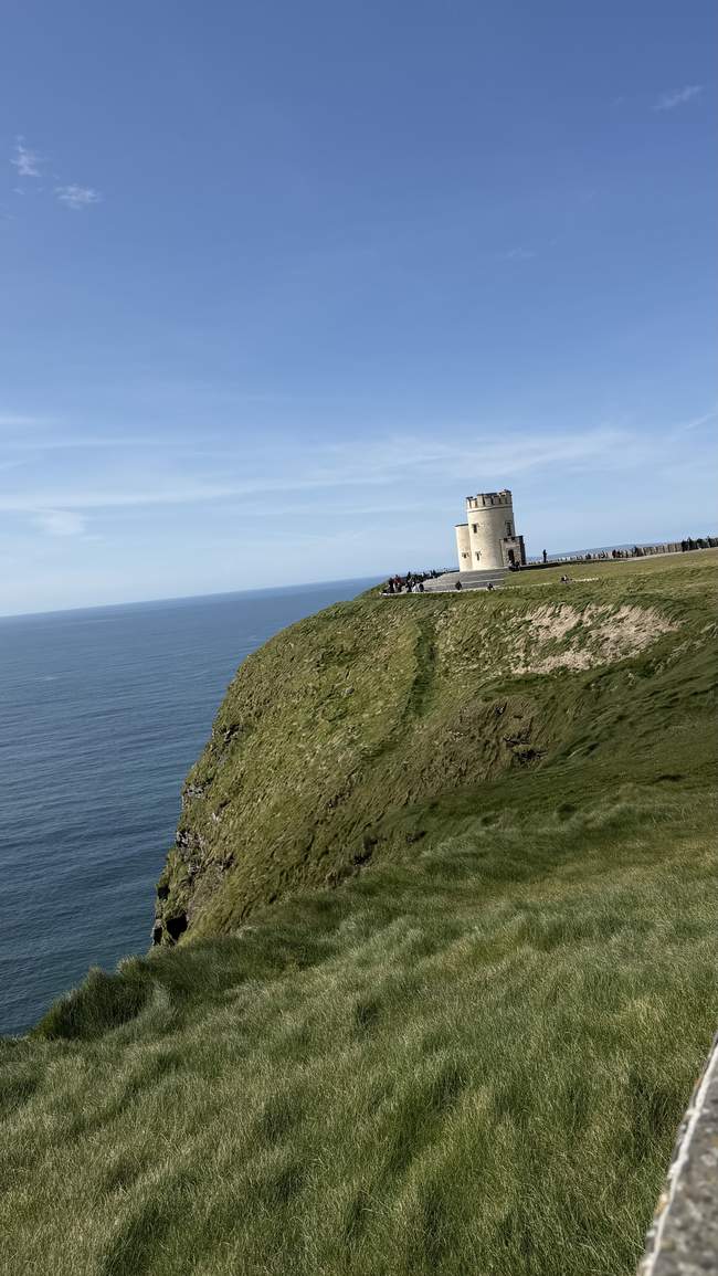 La Torre de O'Brien sobre el borde de los Acantilados de Moher