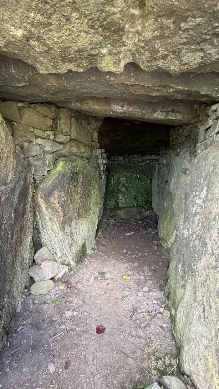 Pasadizo interior del Montículo de los Rehenes