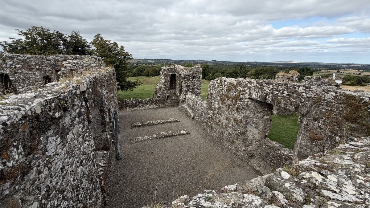 Vista panorámica del valle del Boyne desde las ruinas de la Colina de Slane